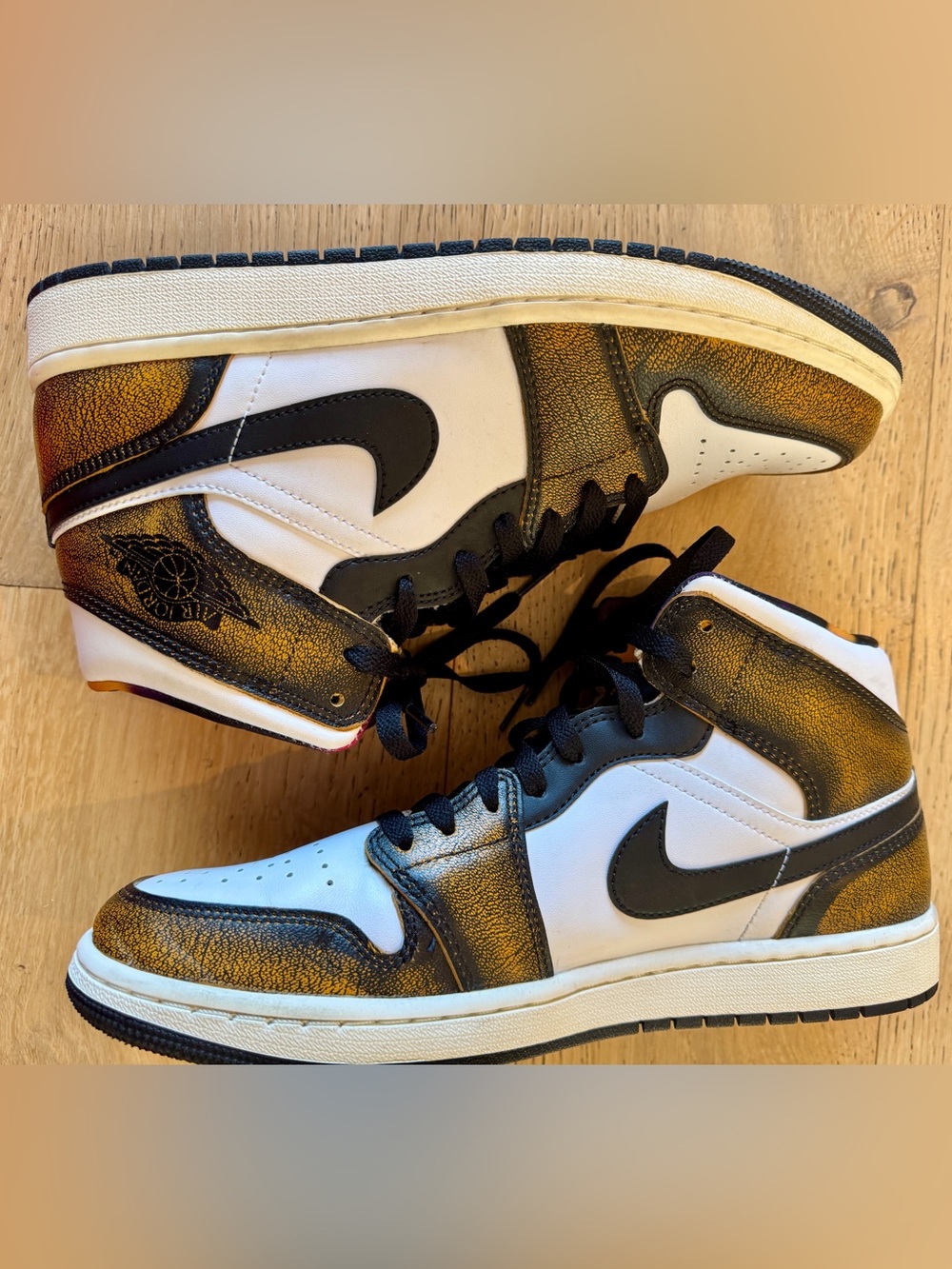 Nike Air Jordan 1 Mid SE Orange White Wear Away DQ8417-071 Men’s Size 9.5
